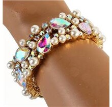 Flourishing Pearl Bracelet - Gold Iridescent