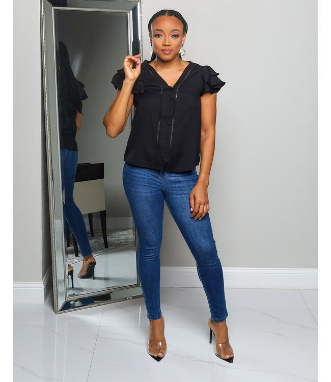 FINE LINE BUTTONED TOP