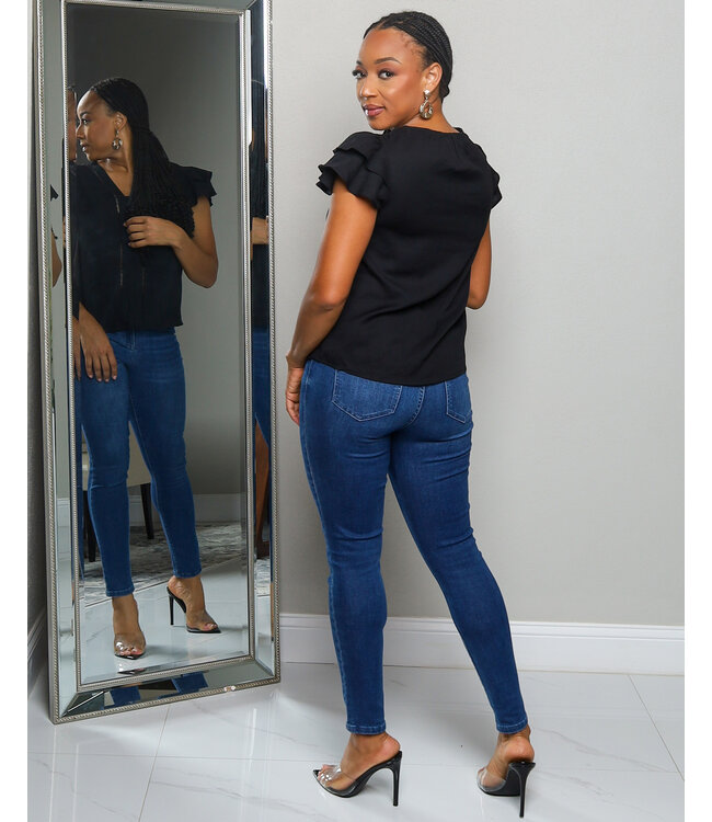 FINE LINE BUTTONED TOP