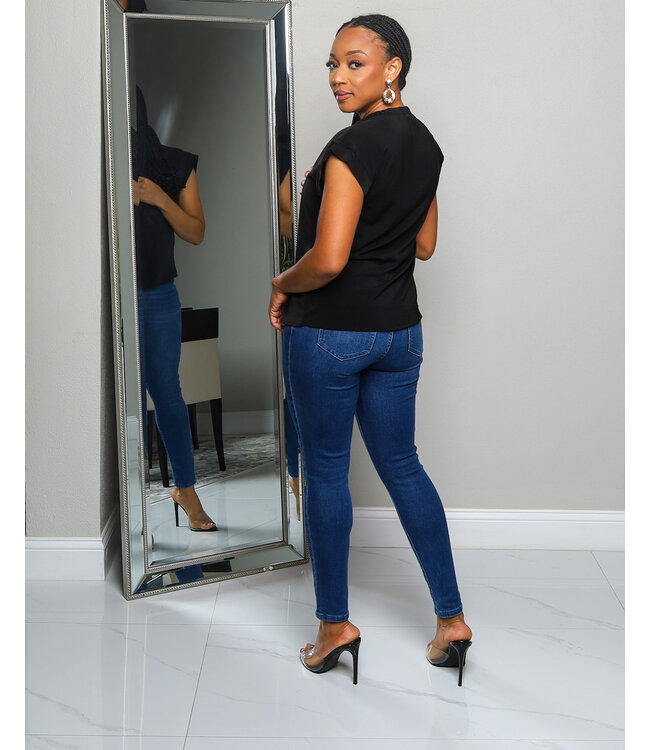 FLUTTER AWAY TOP BLACK