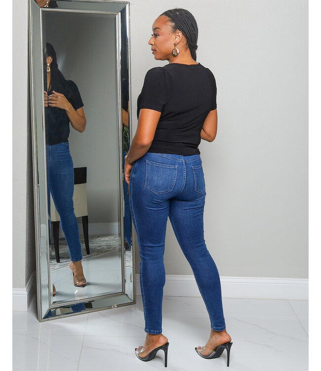 NEVER GIVING UP CROSSOVER TOP BLACK