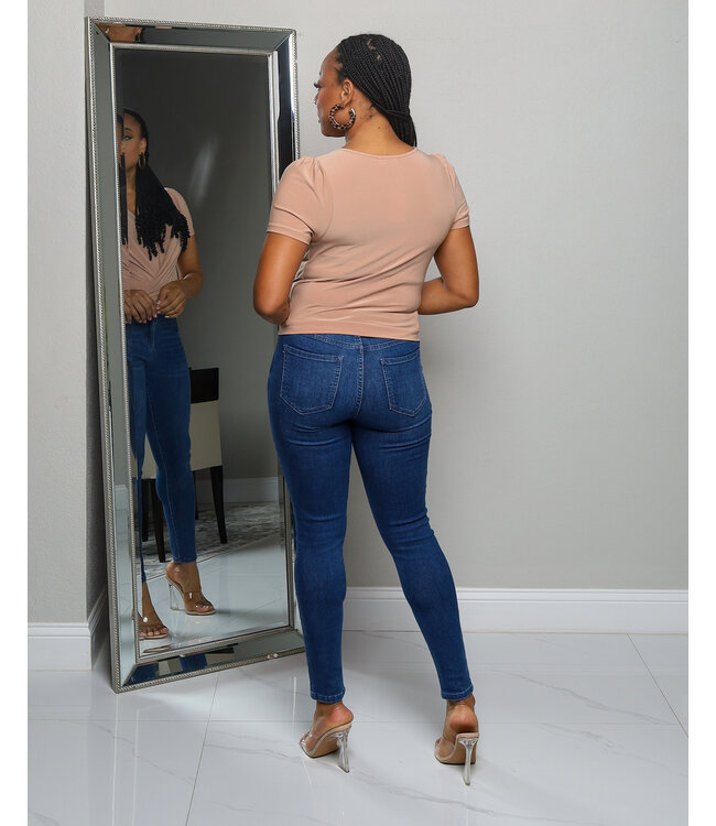 NEVER GIVING UP CROSSOVER TOP NUDE