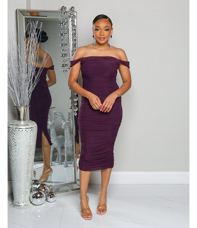ABOVE AVERAGE RUCHED DRESS PLUM