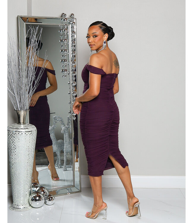 ABOVE AVERAGE RUCHED DRESS PLUM
