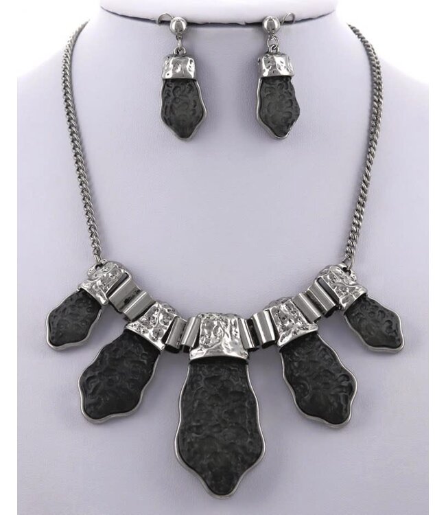 Finder’s Keepers Necklace Set - Black
