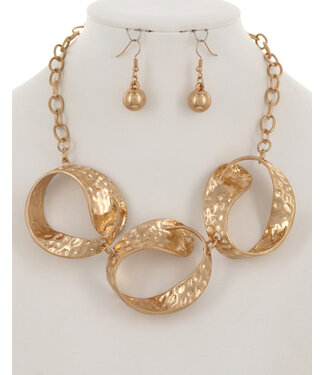 Through The Loop Necklace Set