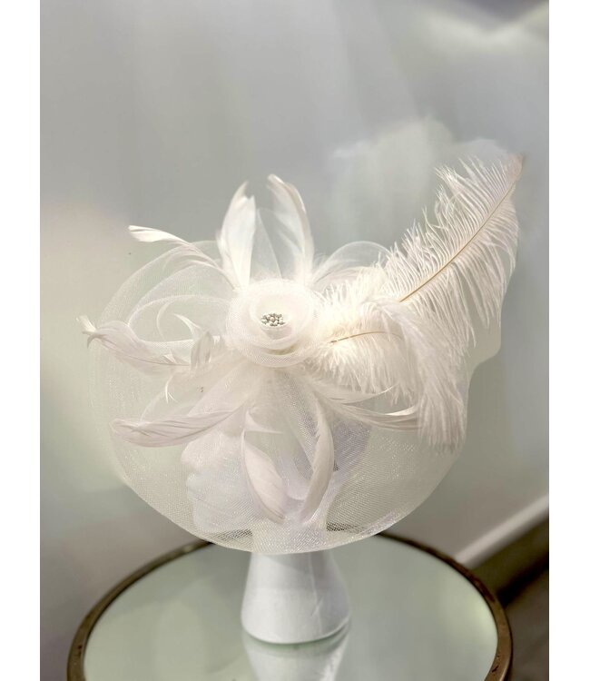 Follow My Lead Fascinator - White