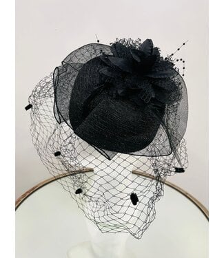 Raven's Embrace Fascinator - Black