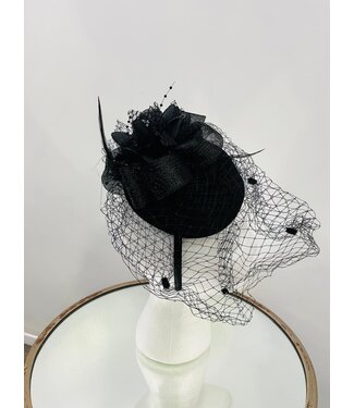 The Matriarch Fascinator - Black