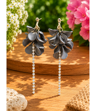 Petals Of Love Earrings - Black
