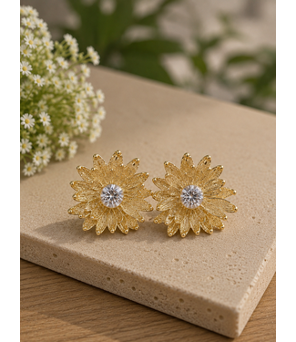 FLAIR AFFAIR FLORAL KNOBS - GOLD