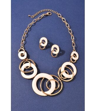 Circle Of Love Necklace Set - Gold