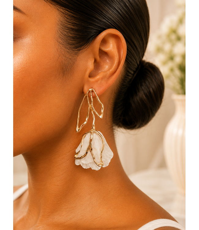 Rosé Romance Earrings - White