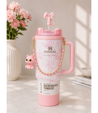 Stanley 1913 x LoveShackFancy Holiday Quencher H2.0 Flowstate Tumbler - Coquette Bow Chantilly