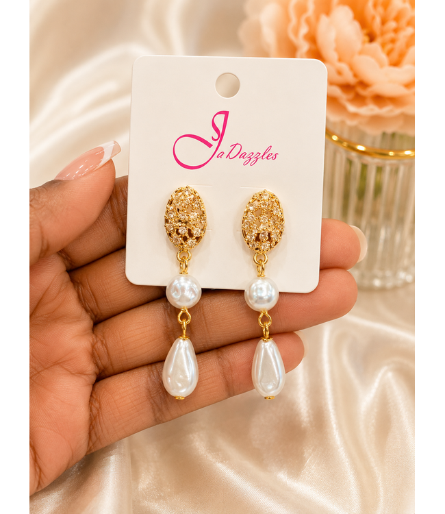MEET PETITE PEARL EARRINGS