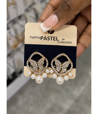 Soft Flutter Pearl Earrings - Gold