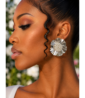 Unforgettable Flower Earrings - Silver