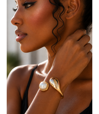 Rare Find Pearl Bracelet - Gold