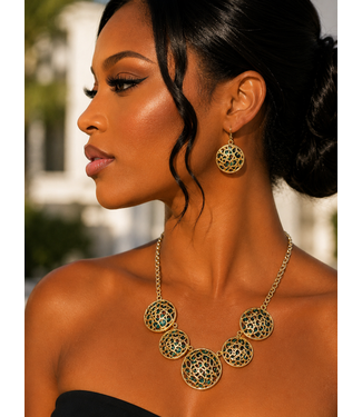 Trapped In Glamour Necklace Set - Blue