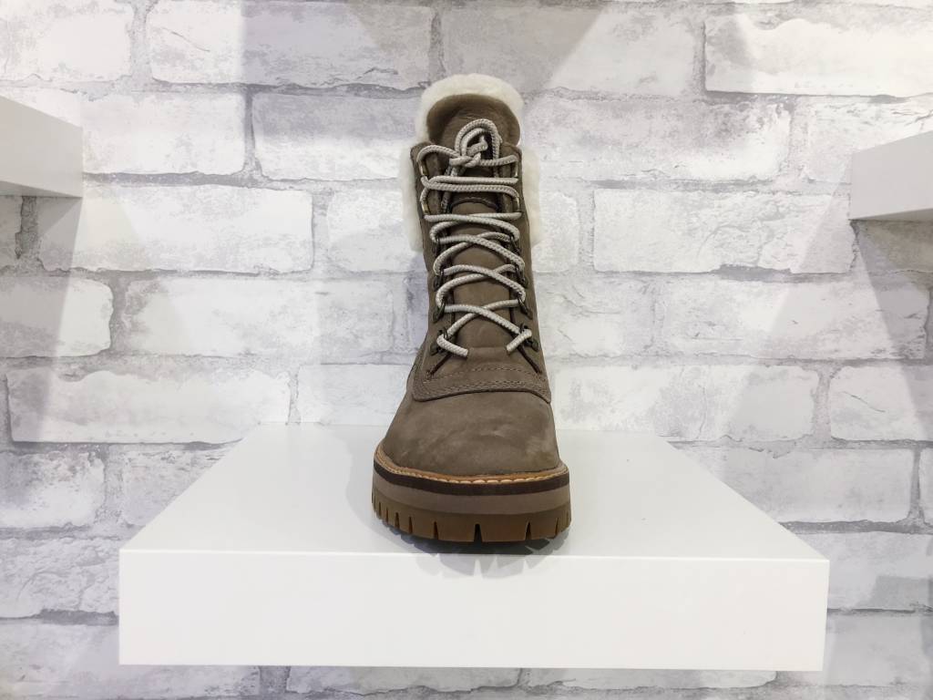 courmayeur valley shearling boot for women in taupe