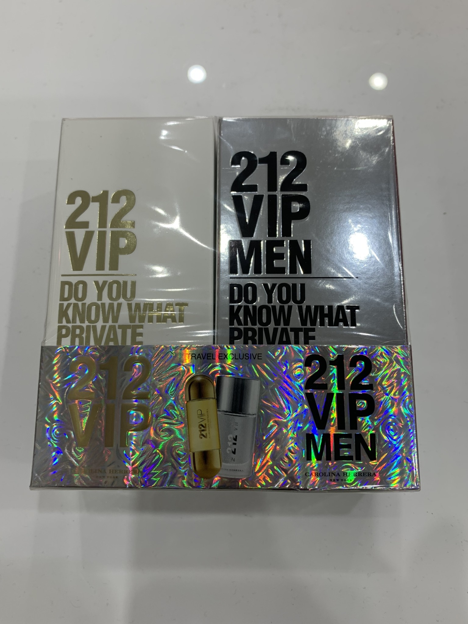 CAROLINA HERRERA 212 VIP 2pc Set 2 x 30ML Men Women