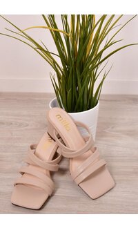 Grace Success Strappy Square Tip Shoes with Chunky Heel