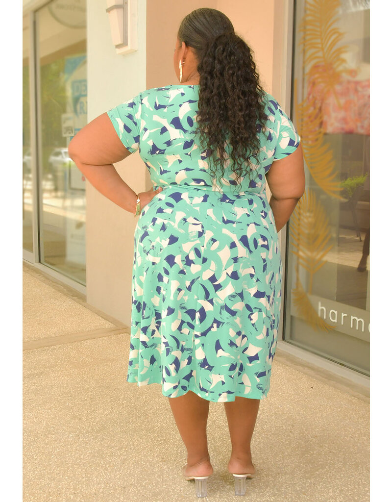 IKIO- Plus Size Printed V Neck Short Sleeve Dress