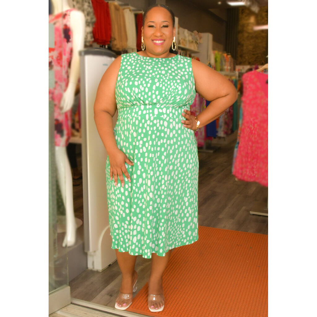 YOELI- Plus Size Printed Flare Armhole Dress
