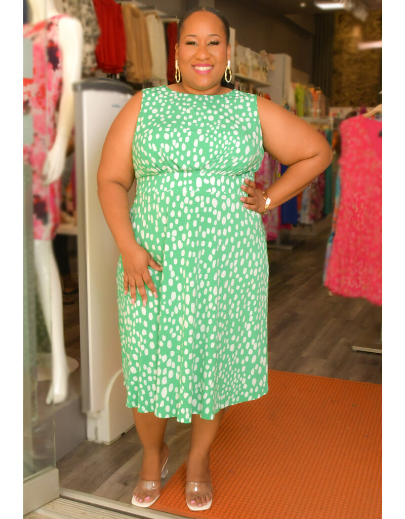 YOELI- Plus Size Printed Flare Armhole Dress