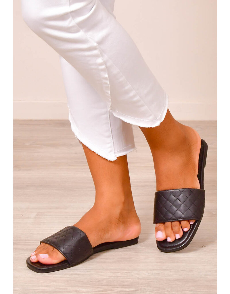 PENNE Quilted Faux Leather Slippers