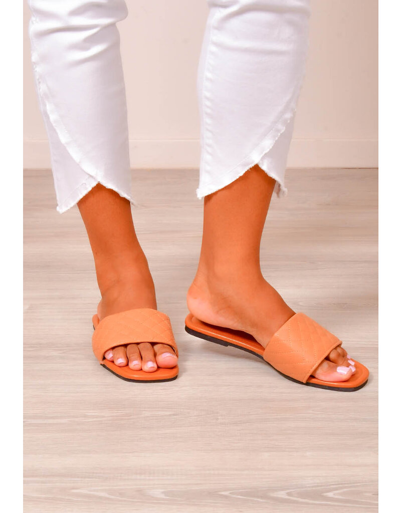 PENNE Quilted Faux Leather Slippers