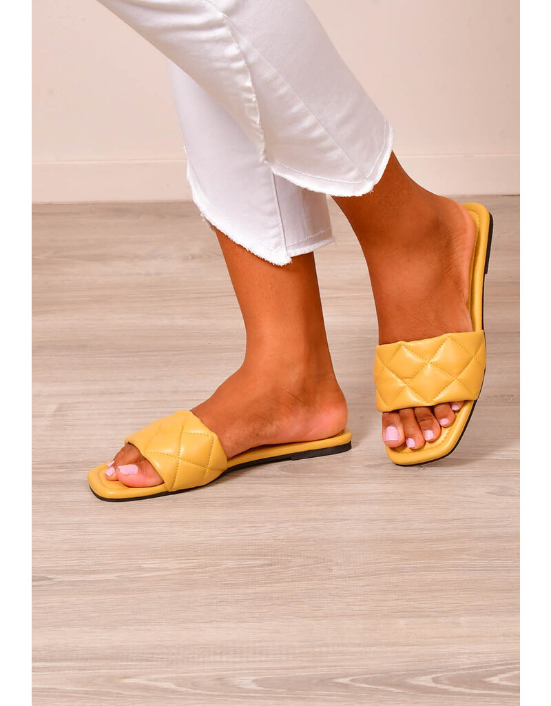 PENNE Quilted Slippers with Diamond Pattern