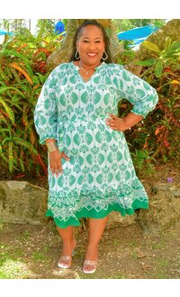 MLLE Gabrielle KIRRY- Plus Size Printed Spilt Neck 3/4 Sleeve Dress