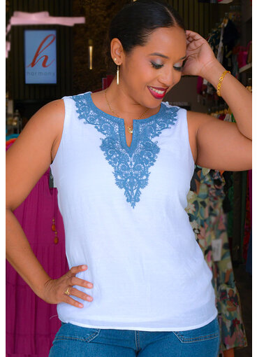HARPER 241 VAAHILA- Armhole Embroidered V Top
