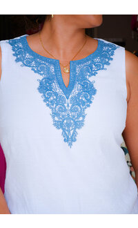 HARPER 241 VAAHILA- Armhole Embroidered V Top