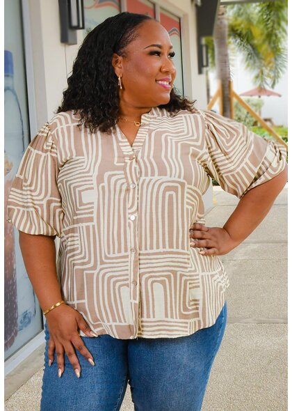 MLLE Gabrielle VAEDA- Plus Size Geo Print Top with 3/4 Sleeves