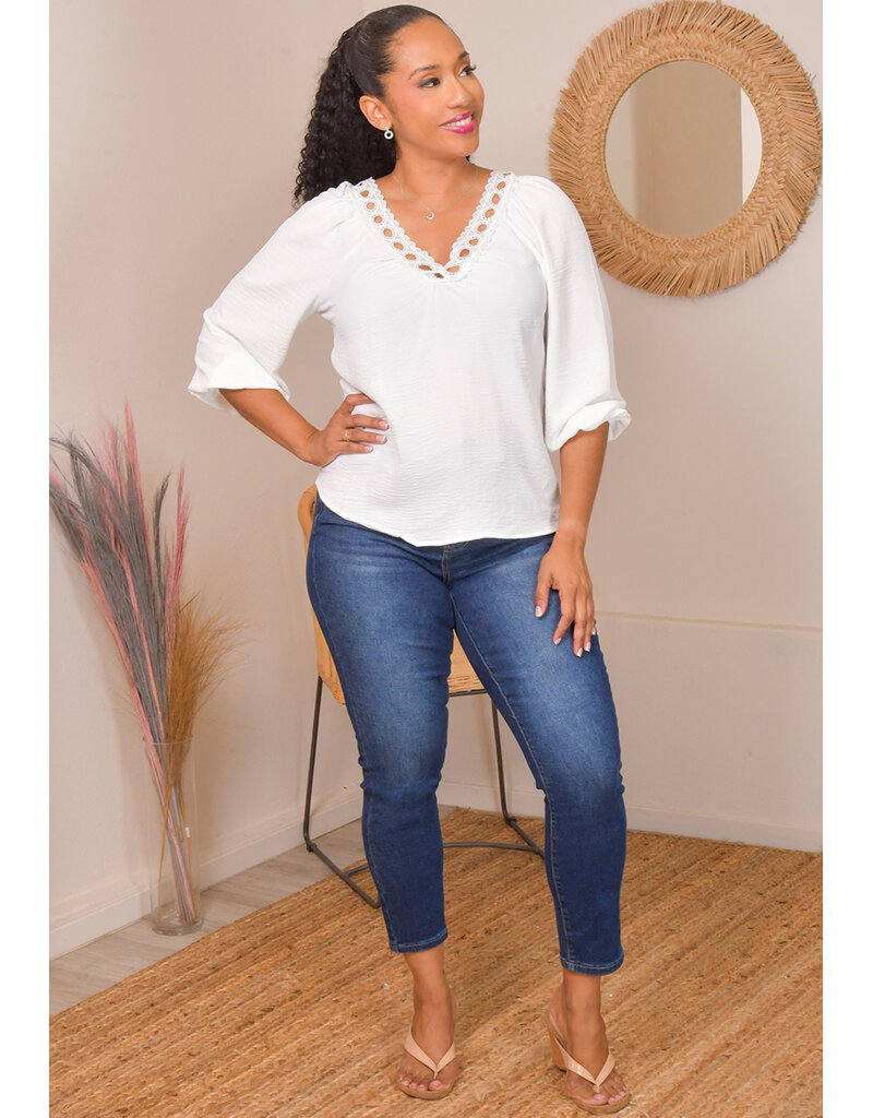 Unique Spectrum VALLEE- Crochet V-Neck Balloon Sleeve Top