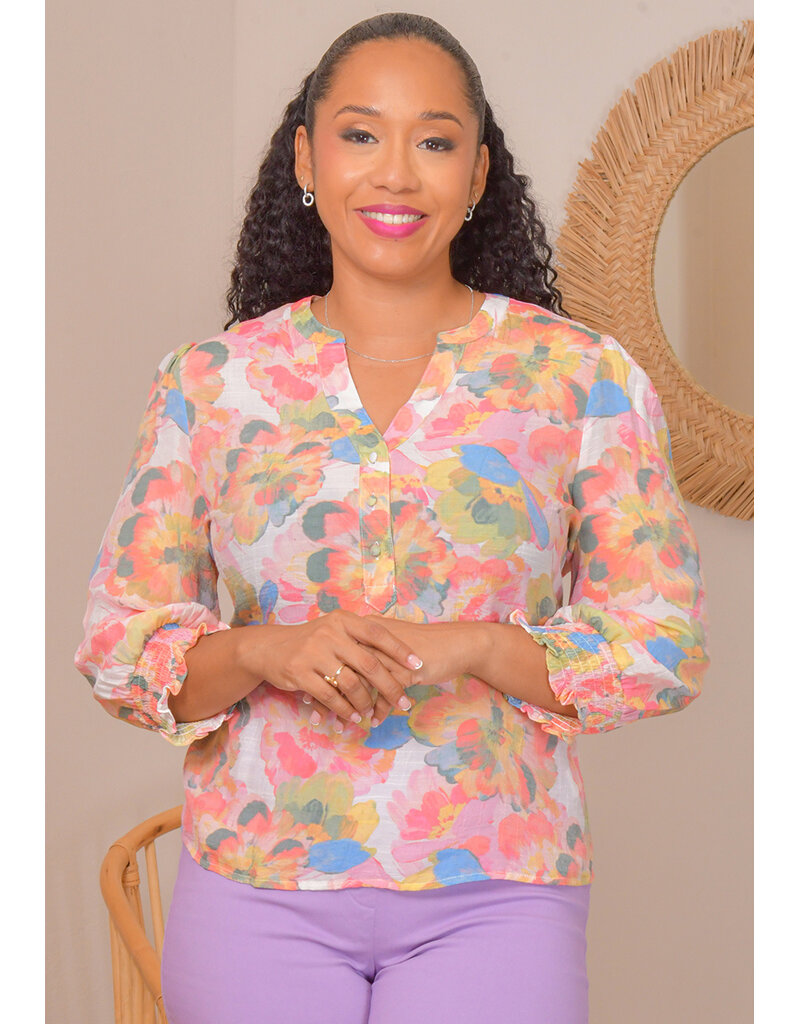 HOPE & HARLOW VULLY- Floral Split Neck 3/4 Top