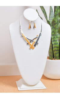 AJ Fashions Fused Criss Cross Necklace Set
