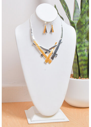AJ Fashions Fused Criss Cross Necklace Set