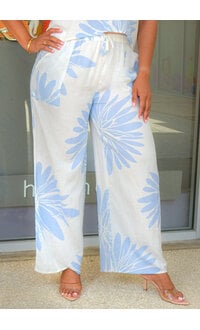 TURKS & CAICOS KOJUA- Printed 2 Piece Pants Suit