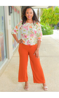 77 PARK VAZUMA- Floral Top with Elastic Neck