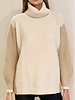 TWO-TONES CASHMRE ROLL NECK WITH BALLOON SLEEVES: SAND-CAMEL