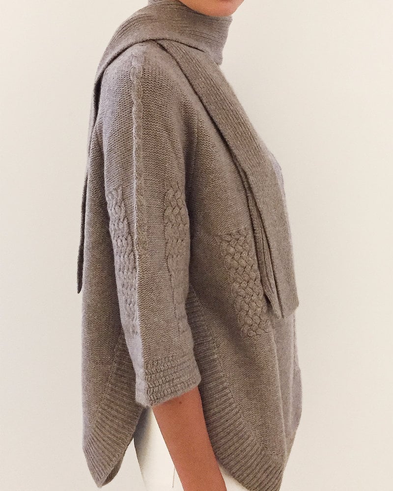 INTRICATE CASHMERE KNIT SWEATER WITH SCARF: BROWN