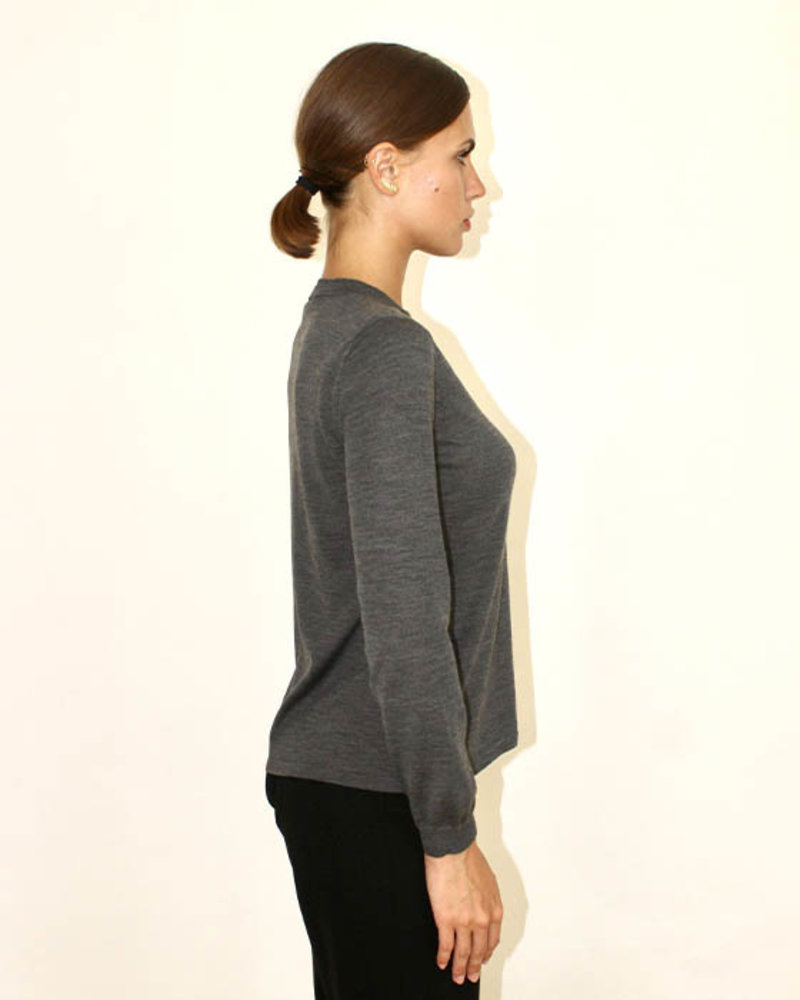 SUPERFINE LIGHT WEIGHT CREW SWEATER: ANTHRACITE