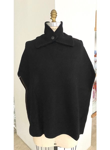 CASHMERE ZIP CAPE WITH SEPARATE COLLAR, BLACK