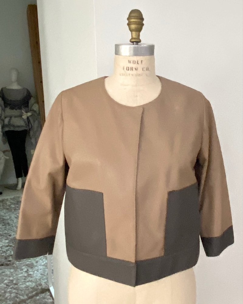 TWO-TONES LEATHER JACKET: TAUPE
