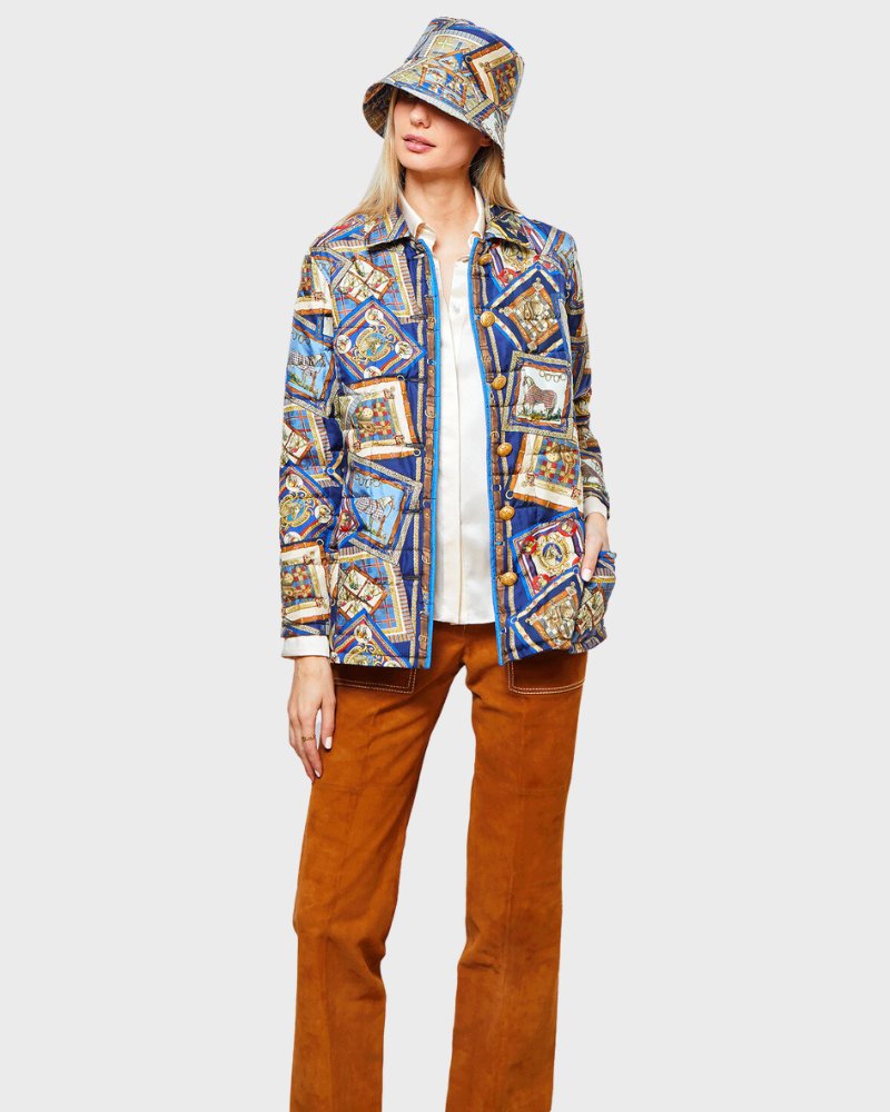 SILK PRINTED QUILTED JACKET: PLATES: NAVY