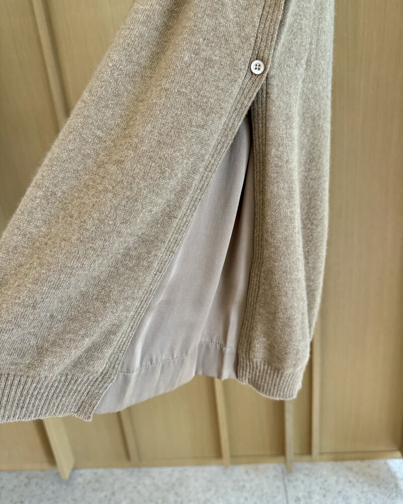 CASHMERE TUNIC WITH SILK PANELS: TOBACCO