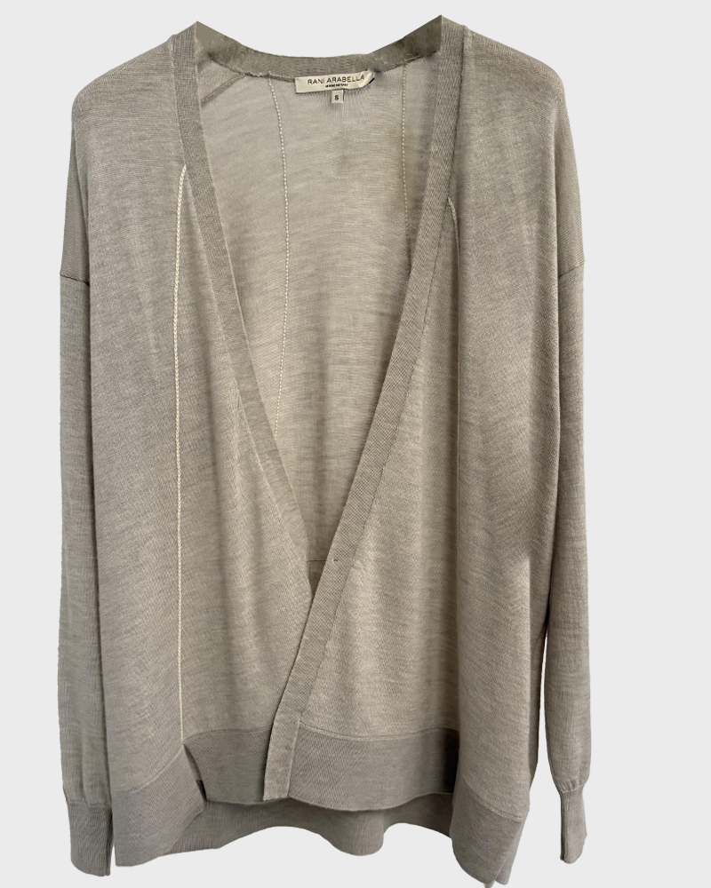 SUPERFINE CASHMERE CARDIGAN W/ CONTRASTING STITCHING: PEARL